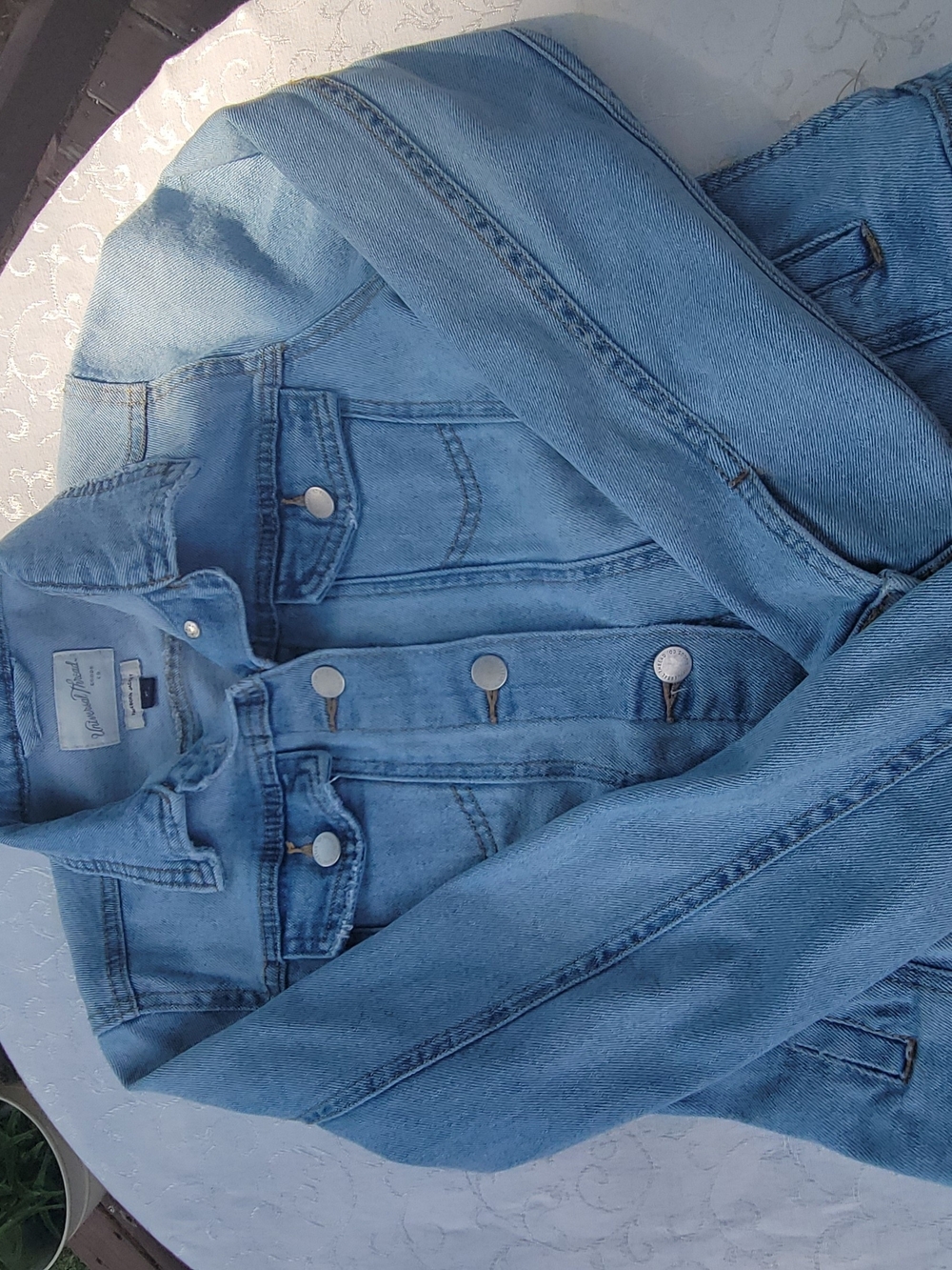 UNIVERSAL THREAD denim jacket XS      length 20"